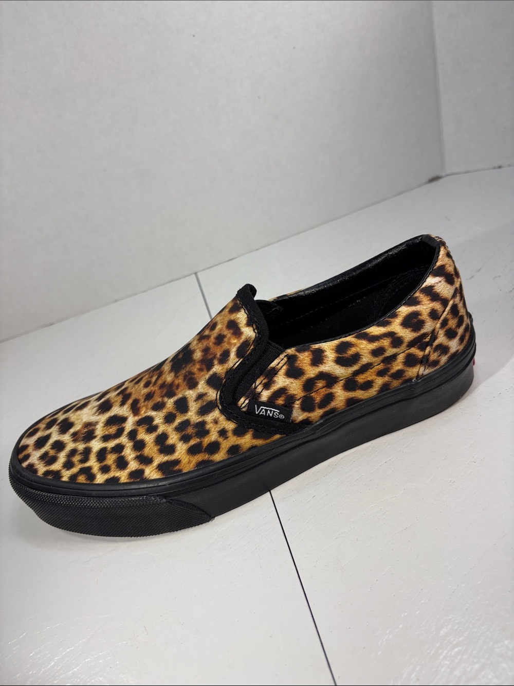 NWT Vans Classic Slip-Ons in Wild Leopard Print Women’s 8 - Picture 3 of 10